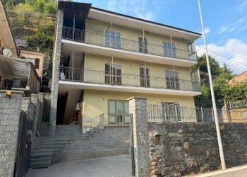 Facciata - Villa Trifamiliare via Carlo Alberto, 7, Pomaretto - foto 1