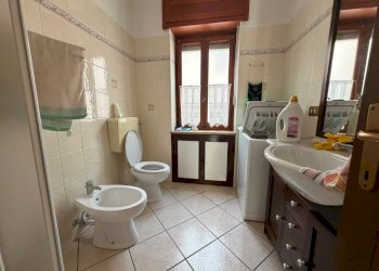 bagno p1° - Villa Trifamiliare via Carlo Alberto, 7, Pomaretto - foto 27