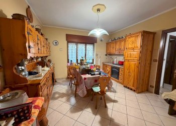 cucina p1° - Villa Trifamiliare via Carlo Alberto, 7, Pomaretto - foto 12