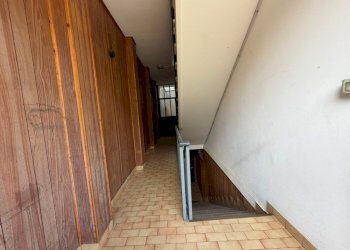 zona comune + accesso veranda - Villa Trifamiliare via Carlo Alberto, 7, Pomaretto - foto 37