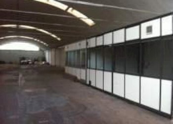 2.jpg - Commercial Premises Via del Marginone, Lucca - photo 1