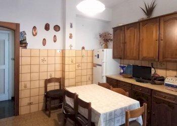 005 - Cucina (1).jpg - Appartamento Camogli - foto 5