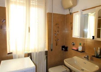 021 - Bagno (2).jpg - Appartamento Camogli - foto 20