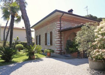 Villa via dei Mille, Forte dei Marmi - photo 1