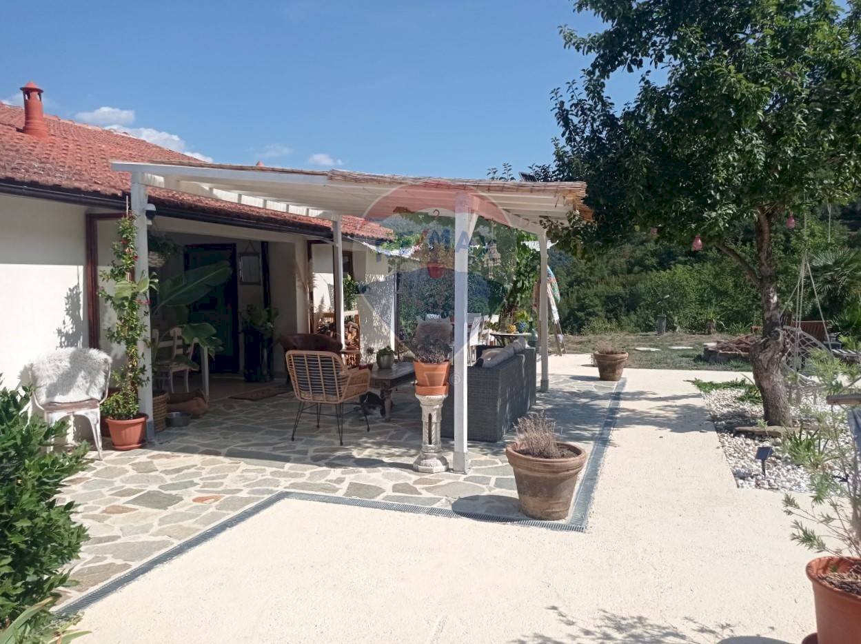 Casale Strada San pietro
Apricale, IM, Apricale - photo 2