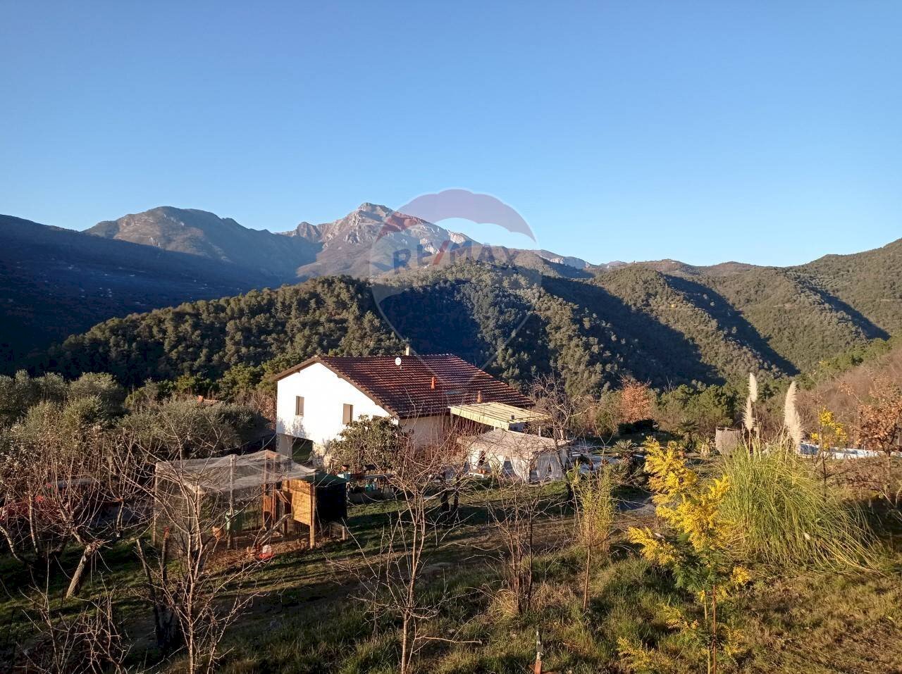 Casale Strada San pietro 
 Apricale, IM, Apricale - photo 1