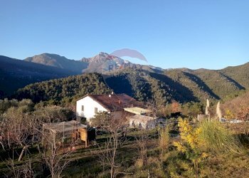 Casale Strada San pietro 
 Apricale, IM, Apricale - foto 1