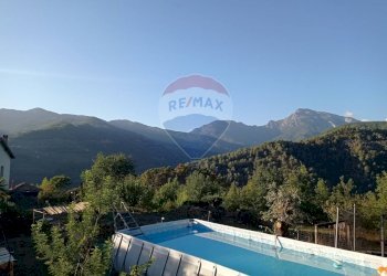 Casale Strada San pietro 
 Apricale, IM, Apricale - foto 6