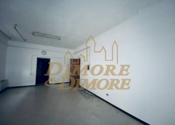 IMG_9876.jpg - Locale Commerciale Via Giuseppe Mazzini 95, Omegna - foto 1