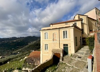 IMG_8587.jpeg - Appartamento Piazza Quaglia 1, Diano Castello - foto 4