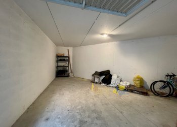 GARAGE.jpg - Two-room apartment Via Giuseppe Romita, Parma - photo 16