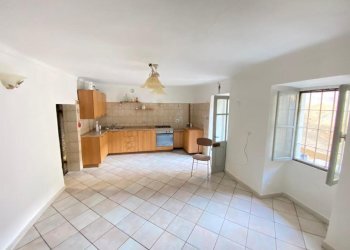 Casa semi indipendente Borgata Gleisolle, 55, Roure - foto 1