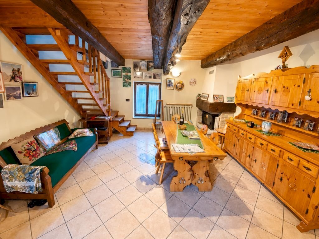soggiorno - Baita Frazione Roreto, 122, Roure - foto 3