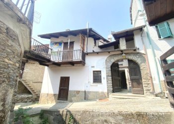 facciata - Baita Frazione Roreto, 122, Roure - foto 1