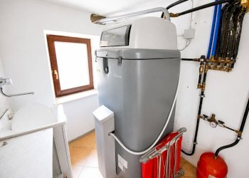 locale caldaia - Baita Frazione Roreto, 122, Roure - photo 30