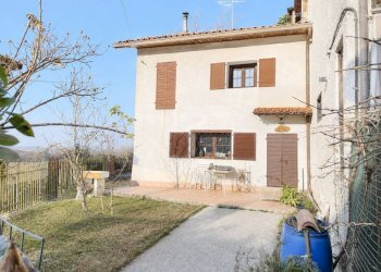 Facciata - Casa indipendente via Giuseppe Sacheri, 28, Pianfei - foto 1