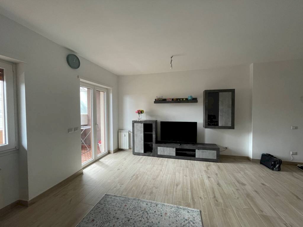 Salone - Trilocale via Marino Ghetaldi, Roma - foto 2