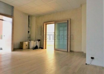 IMG_8677-001.JPG - Locale Commerciale Via Pizzardi 55, Vicenza - foto 10