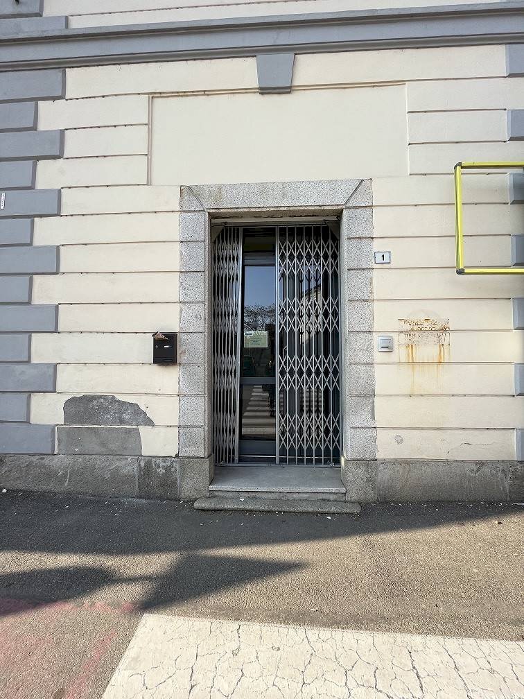 Negozio piazza San Rocco, Fontaneto d'Agogna - foto 2