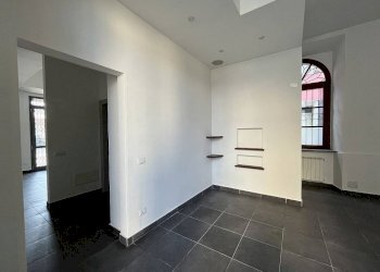 Negozio piazza San Rocco, Fontaneto d'Agogna - foto 6