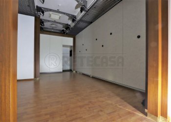 IMG_3869.JPG - Commercial Premises Via Brescia, Torri di Quartesolo - photo 3