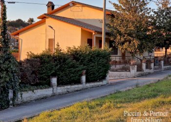 01.jpg - Villa Via della Costa  12, Magione - foto 1