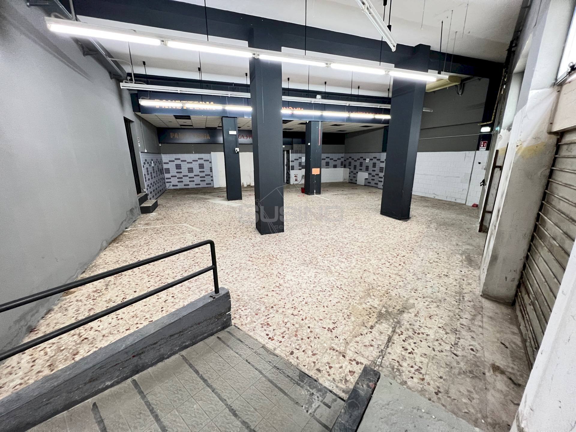 Locale Commerciale via la spezia, Siracusa - foto 3