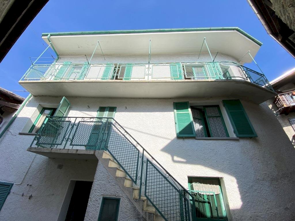 facciata - Casa semi indipendente Frazione Roreto, 121, Roure - foto 1