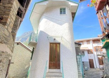 facciata - Casa semi indipendente Frazione Roreto, 121, Roure - foto 3