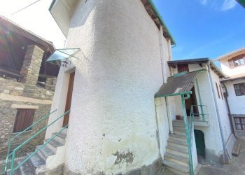 facciata - Casa semi indipendente Frazione Roreto, 121, Roure - foto 2