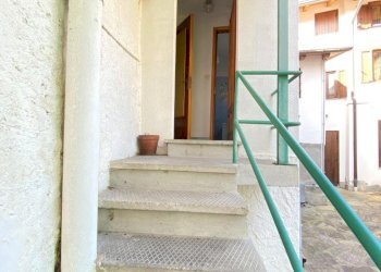 ingresso - Casa semi indipendente Frazione Roreto, 121, Roure - foto 8