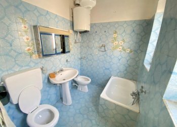 bagno - Casa semi indipendente Frazione Roreto, 121, Roure - foto 17