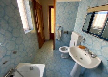 bagno - Casa semi indipendente Frazione Roreto, 121, Roure - foto 18