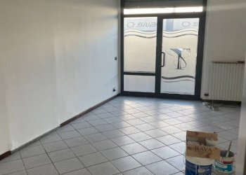 Shop viale Partigiani, 131, Pavia - photo 1