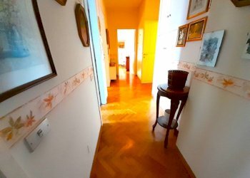 disimpegno zona notte - Four-room apartment via 20 Settembre, Empoli - photo 40