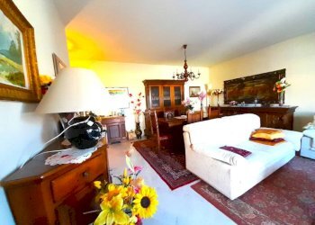 soggiorno - Four-room apartment via 20 Settembre, Empoli - photo 4