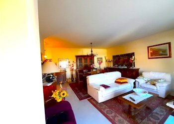 soggiorno - Four-room apartment via 20 Settembre, Empoli - photo 8