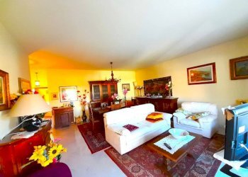 soggiorno - Four-room apartment via 20 Settembre, Empoli - photo 9