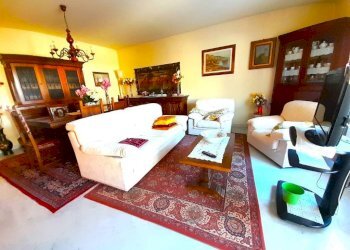 soggiorno - Four-room apartment via 20 Settembre, Empoli - photo 12