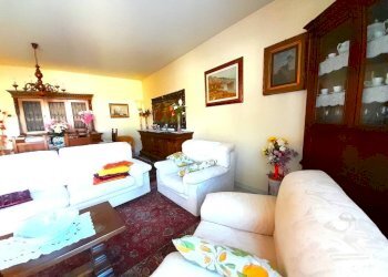 soggiorno - Four-room apartment via 20 Settembre, Empoli - photo 17