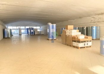 interno locale - Locale Commerciale Via Pian di Rota, Livorno - foto 12