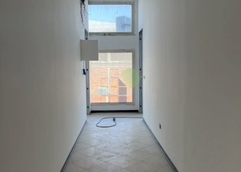 disimpegno - Locale Commerciale Via Pian di Rota, Livorno - foto 9