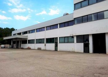 C Piazzale nord-est e accessi.jpg - Capannone Via Leonardo Da Vinci, San Benedetto del Tronto - foto 9