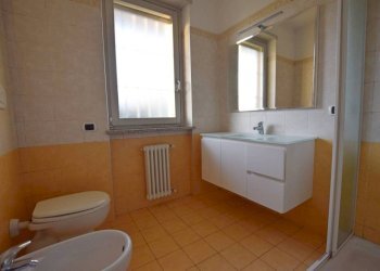 Bagno - Quadrilocale via Giacomo Leopardi, Mondovì - foto 13