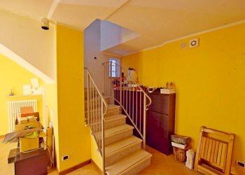 Interno palazzo - Quadrilocale via Giacomo Leopardi, Mondovì - foto 18