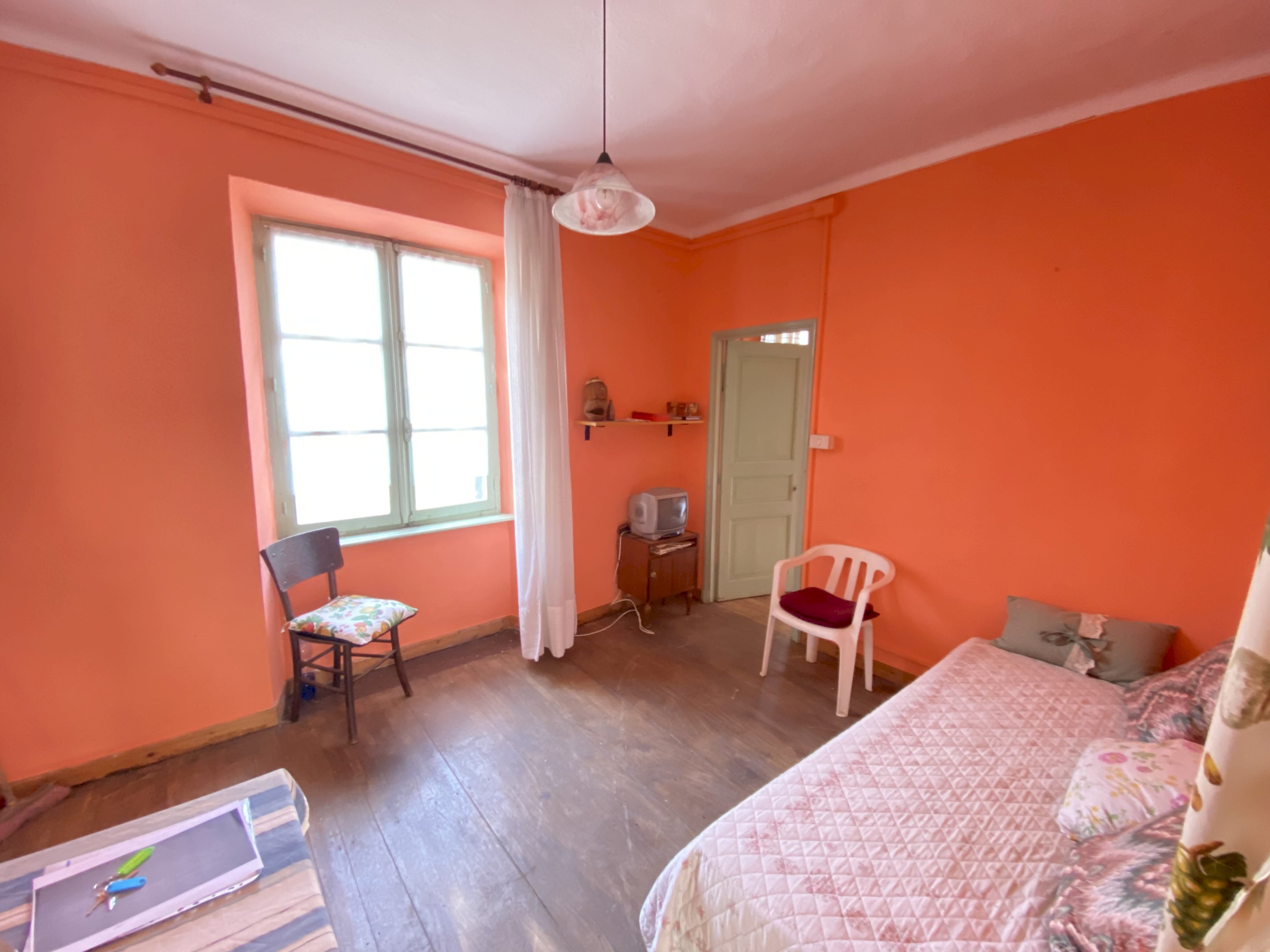 soggiorno - Three-room apartment Frazione Roreto, 68, Roure - photo 1