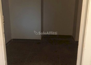 ACCESSO A ALTRE 2 STANZE - Office Livorno - photo 10