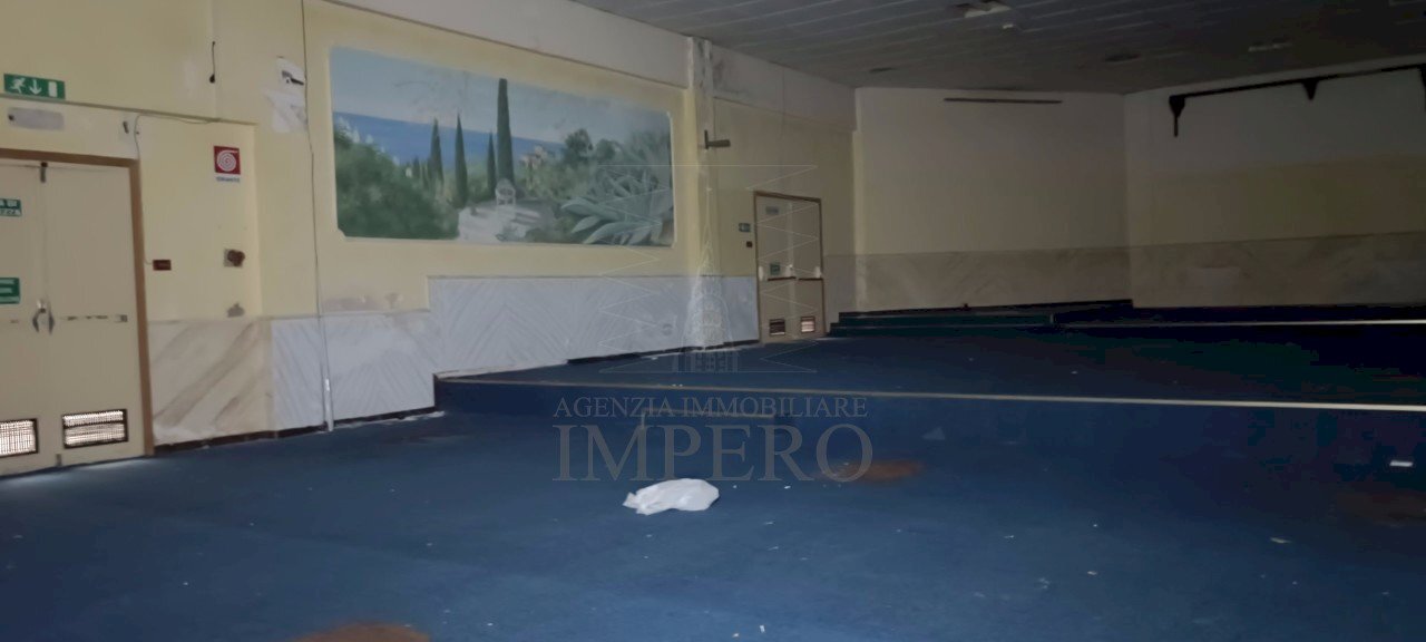 Locale Commerciale Via Filippo Turati, Ventimiglia - foto 2