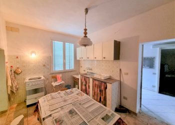 Portion of a house Ravenna - photo 4