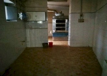 IMG_20230110_160749 (1024x768).jpg - Locale Commerciale VIA SALVATI 41, Caltanissetta - foto 3